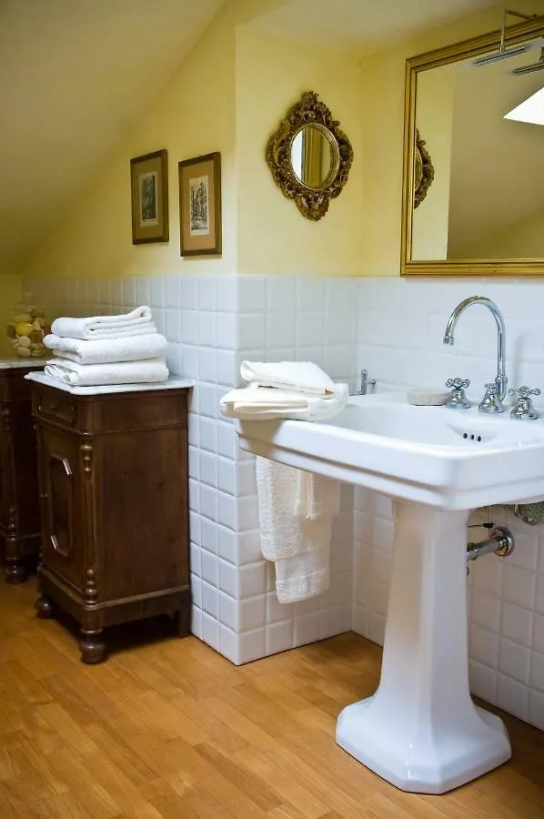 La Torretta Bobbio Bed & Breakfast 0*,